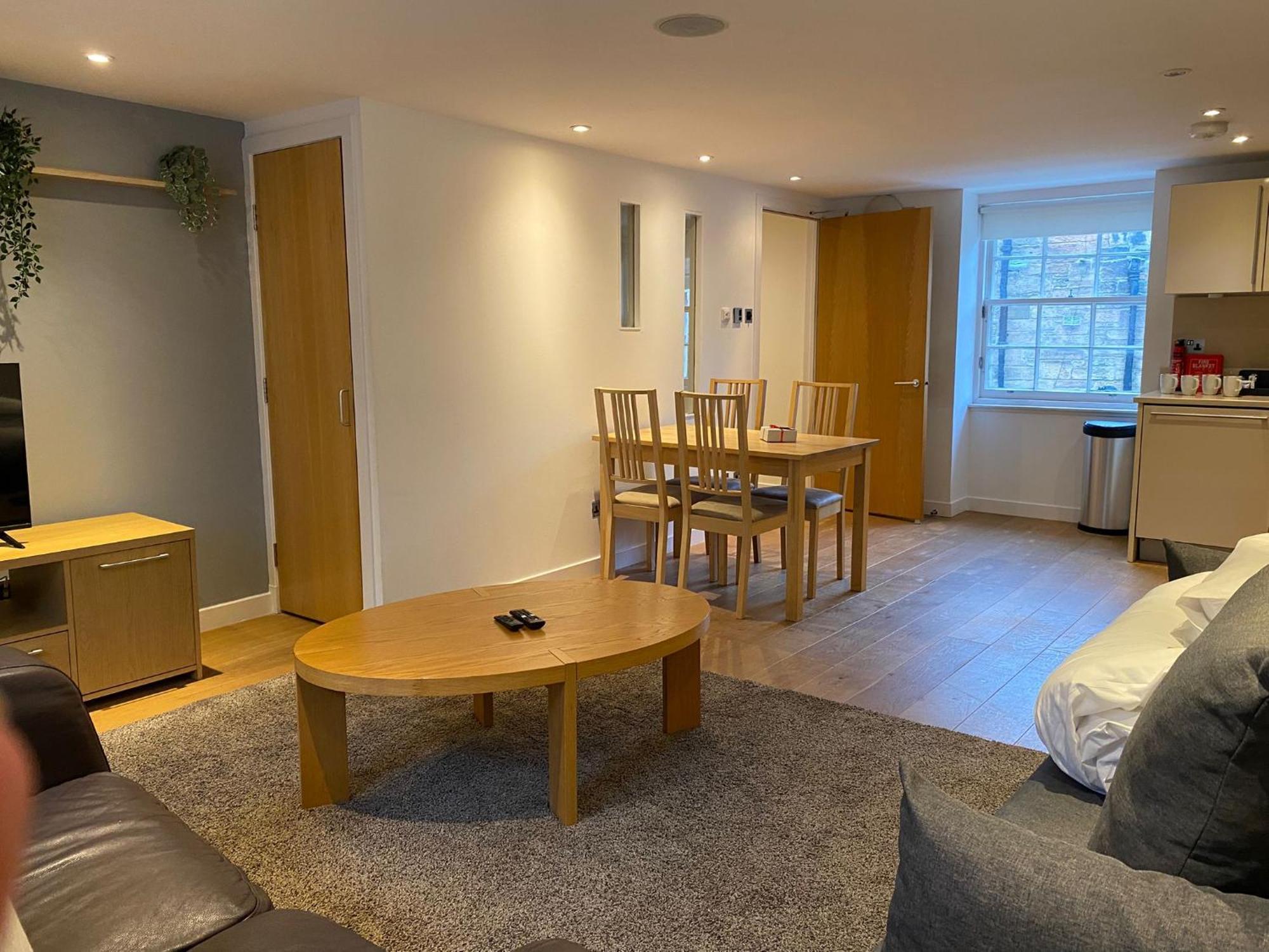 Cs Exclusive Apartments Of Princess Street West End, Edinburgh